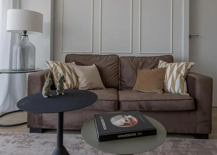 アパート Serenity 103 *